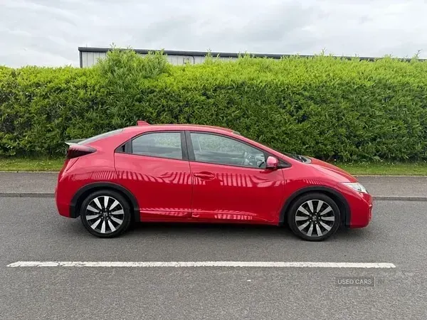 Used Honda Civic SE Plus 142 HP (104 kW) 2016 Red Hatchback