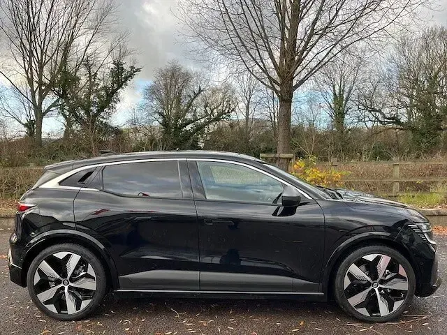 Gebraucht Renault Megane E-Tech Techno 160 kW (218 PS) 2023 Schwarz Kleinwagen