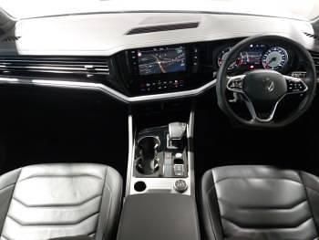 Used VW Touareg R-line 286 HP (210 kW) 2023 White SUV