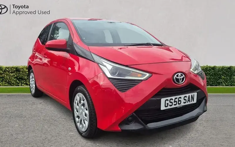 Used Toyota Aygo X-play 72 HP (52 kW) 2020 Hatchback