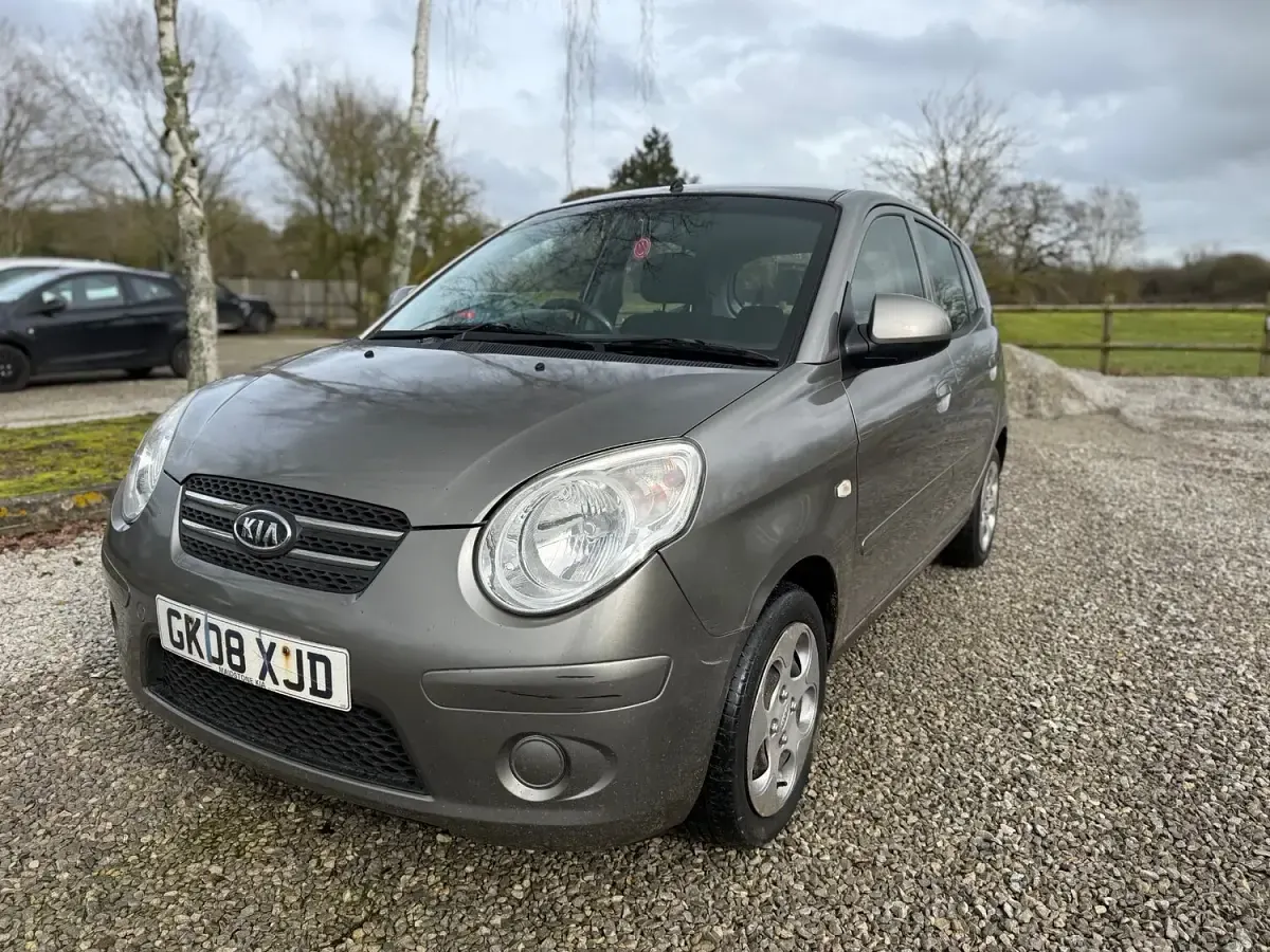 Used Kia Picanto 64 HP (47 kW) 2008 Silver Hatchback