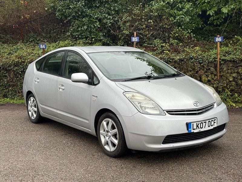Silver Used 2007 Toyota Prius T3 Hatchback | £4,000 (A bit pricey) - Image 1/4