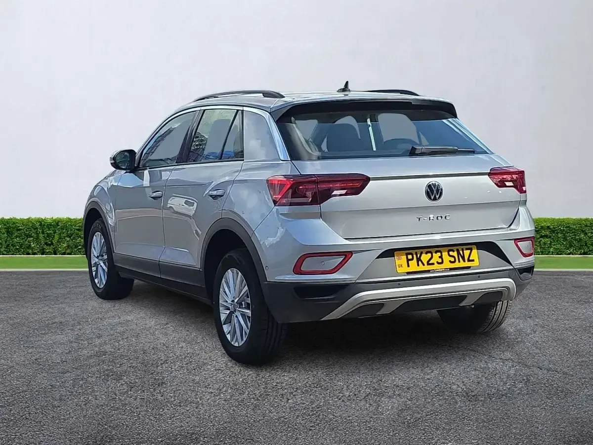 Used VW T-Roc Life 110 HP (80 kW) 2023 Silver SUV