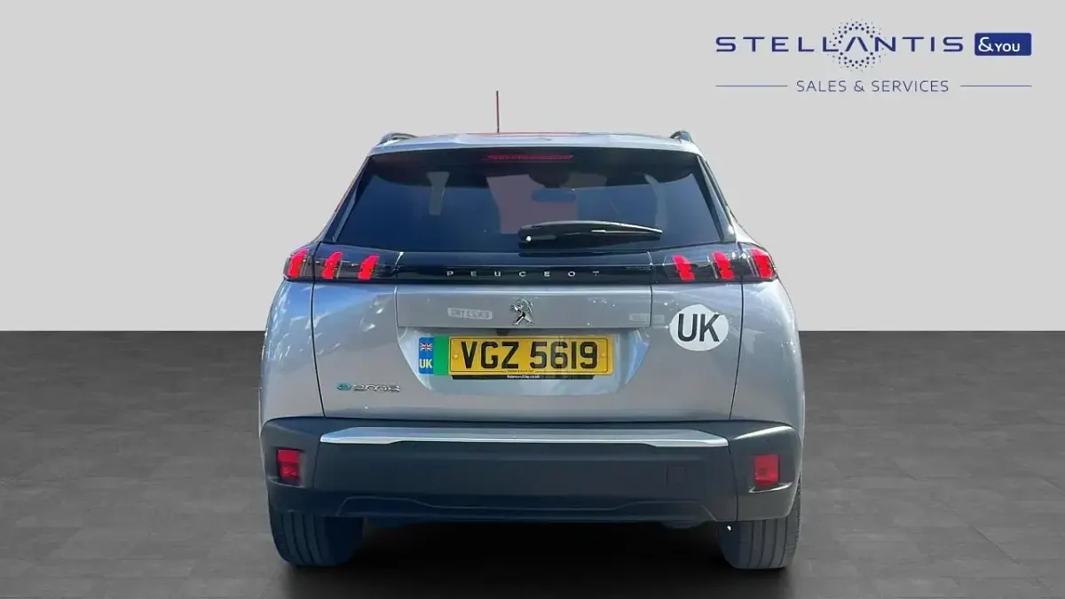 Used Peugeot e-2008 Allure Premium 98 kW (134 HP) 2021 Grey SUV