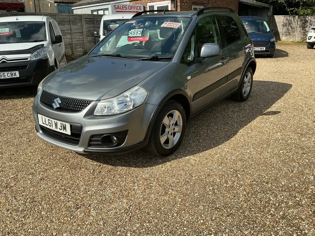 Used Suzuki SX4 SZ5 120 HP (88 kW) 2012 Grey Hatchback