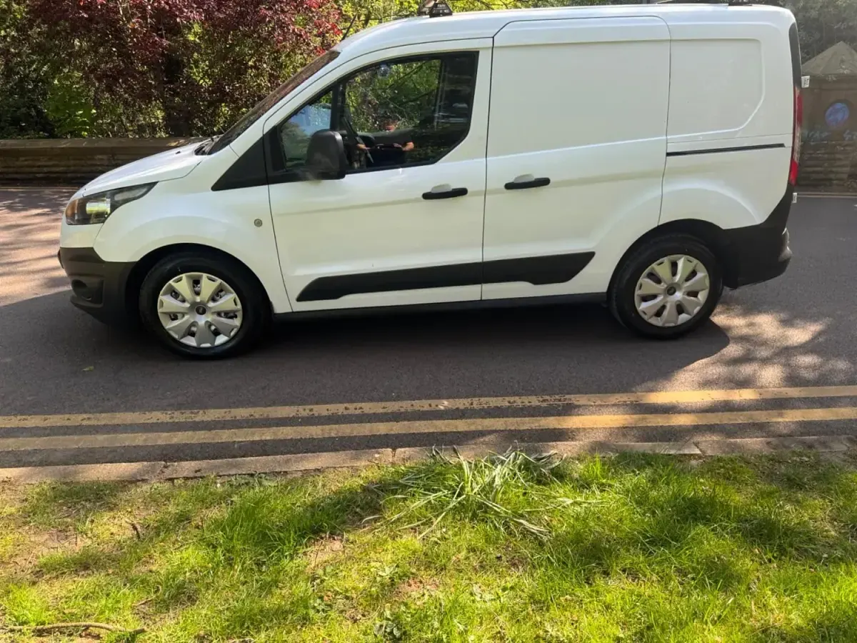 Second-hand Ford Transit Connect 75 CP (55 kW) 2016 Alb Monovolum