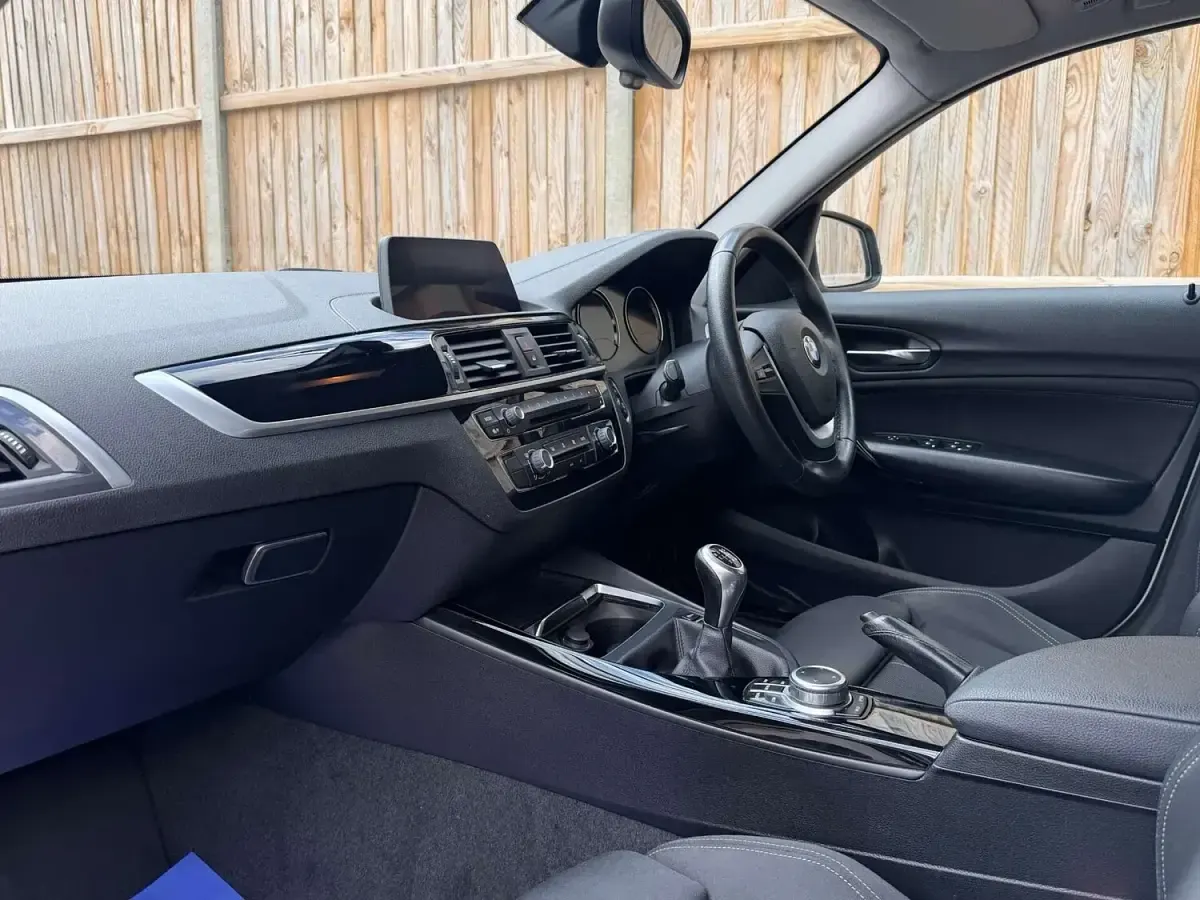 Used BMW 116 Sport Line 114 HP (83 kW) 2019 White Hatchback