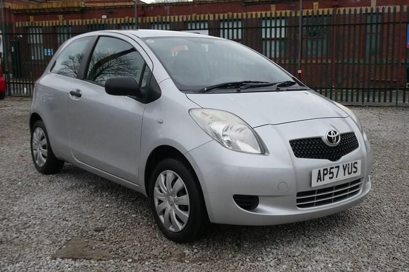 Silver Used 2007 Toyota Yaris T2 Hatchback | £790 (Super price) - Image 1/1