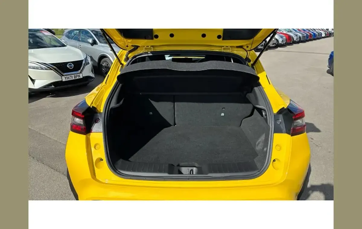 Used Nissan Juke N-Connecta 143 HP (105 kW) 2025 Yellow SUV
