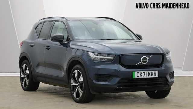 Blue Used 2022 Volvo XC40 Core SUV | £24,990 (A bit pricey) - Image 1/4