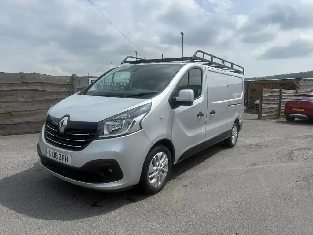 Usado Renault Trafic 2018 Prateado Monovolume