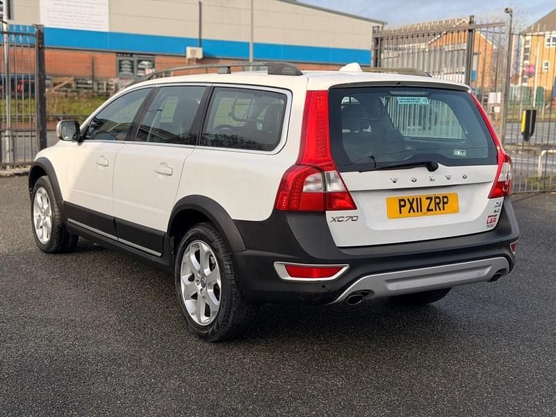 Used Volvo XC70 SE Lux 205 HP (150 kW) 2011 White Estate