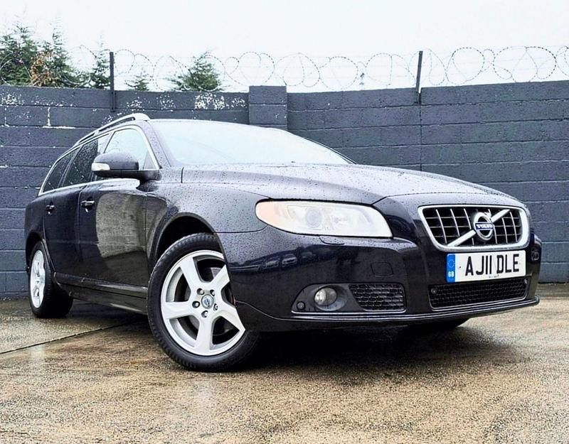 Black Used 2011 Volvo V70 SE Lux Estate | £3,995 (Good price) - Image 1/4