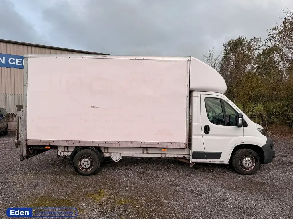 Used Citroën Relay 130 HP (95 kW) 2015 White Van