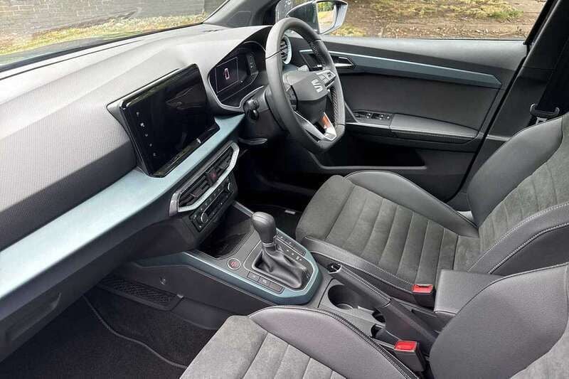 Image 2/4