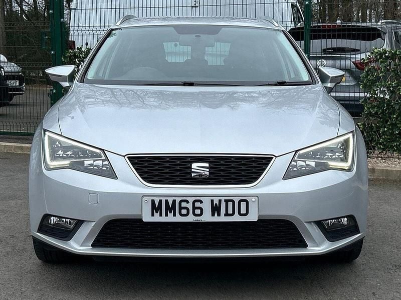 Begagnad Seat Leon Sport 110 HK (80 kW) 2017 Silver Kombi