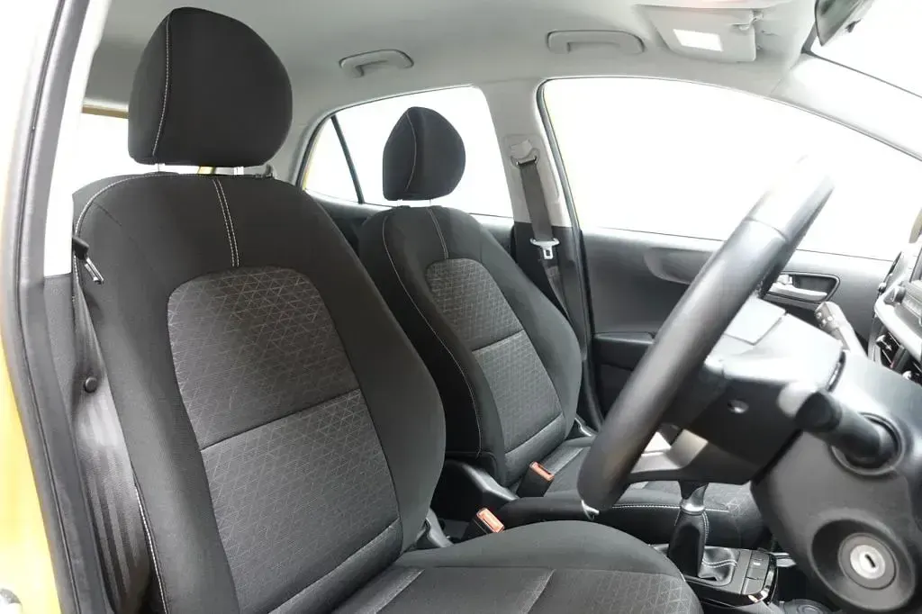 Used Kia Picanto 66 HP (48 kW) 2023 Yellow Hatchback
