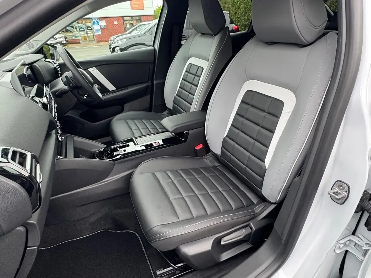New Citroën C4 PureTech 130 HP (95 kW) 2026 White SUV