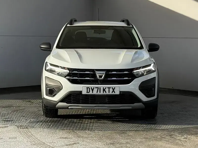 Used Dacia Sandero Essentiel 90 HP (66 kW) 2021 White Hatchback