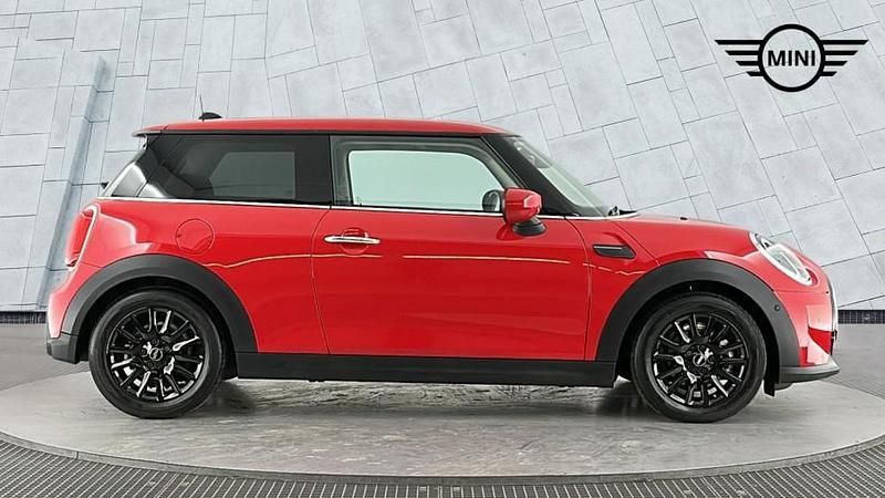 Used Mini Cooper Classic 134 HP (98 kW) 2022 Red Hatchback