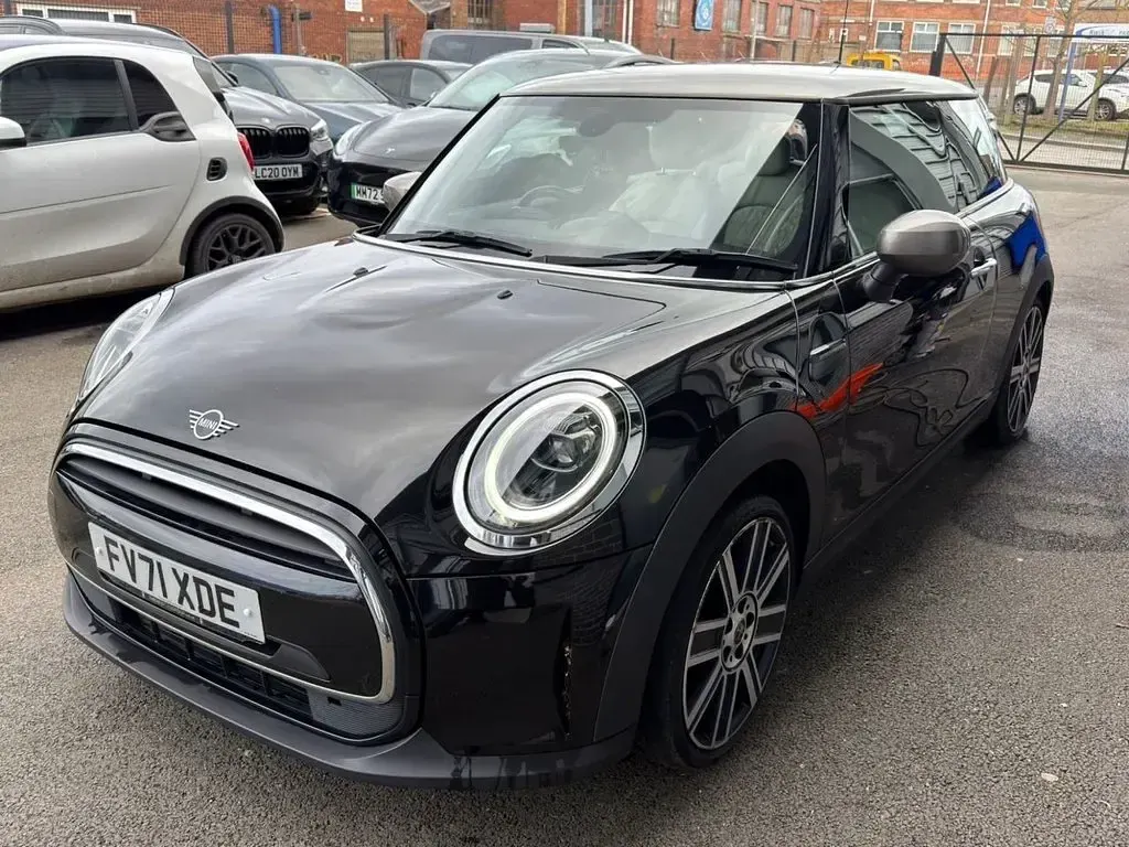 Used Mini Cooper Exclusive 136 HP (100 kW) 2021 Black Hatchback