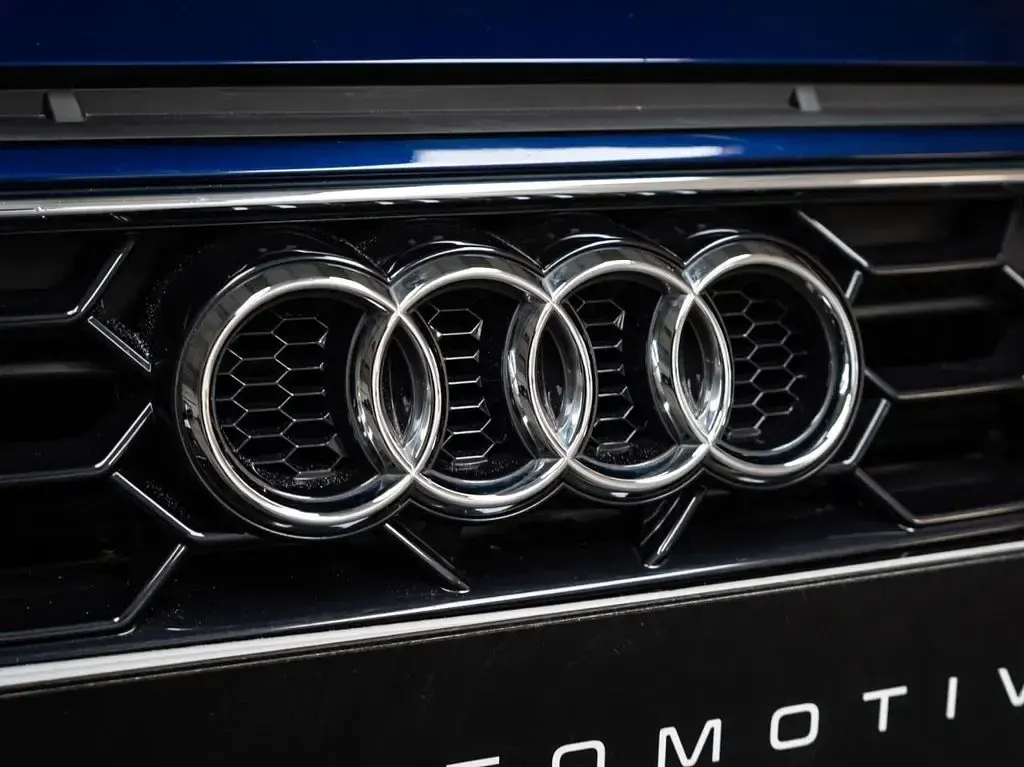 Used Audi A4 S-Line 163 HP (119 kW) 2021 Blue Sedan