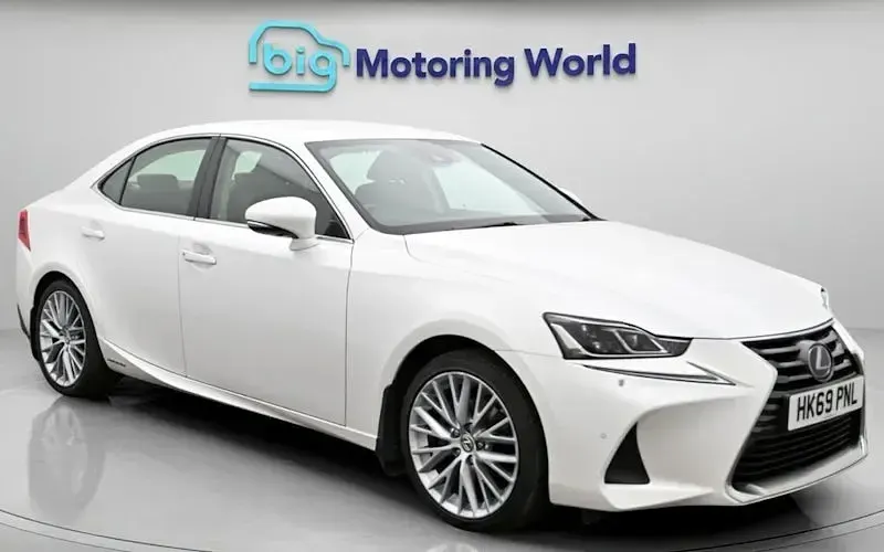 Used Lexus IS300h 223 HP (164 kW) 2019 Sedan