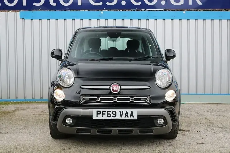 Used Fiat 500L Cross 95 HP (69 kW) 2019 Black MPV