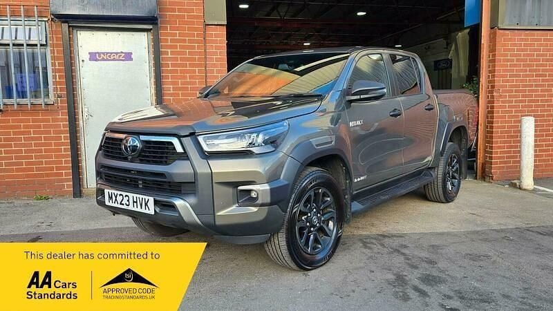 Used Toyota HiLux 204 HP (150 kW) 2023 Bronze Pickup