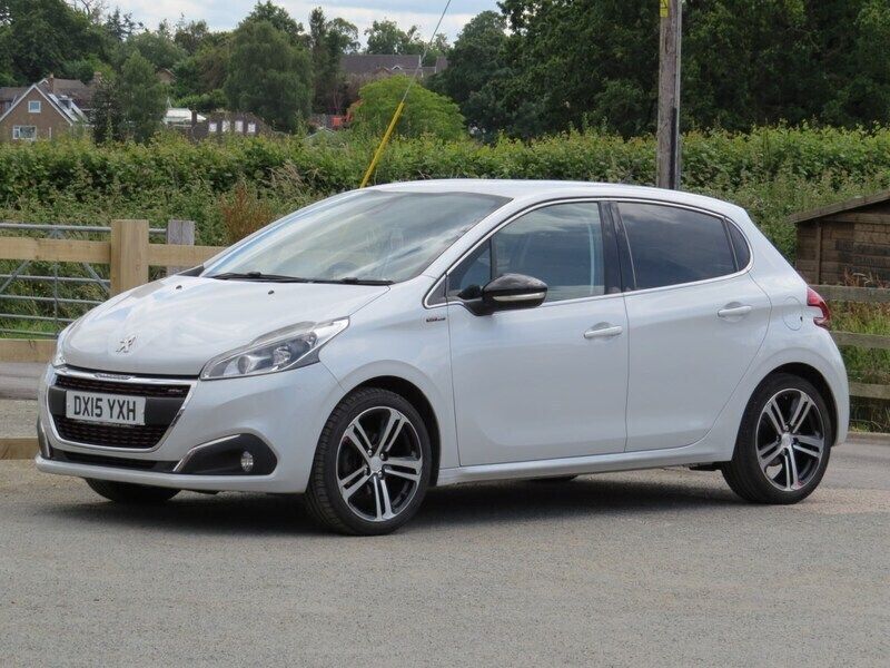 White Used 2015 Peugeot 208 GT-line Hatchback | £5,495 (Fair price) - Image 1/3