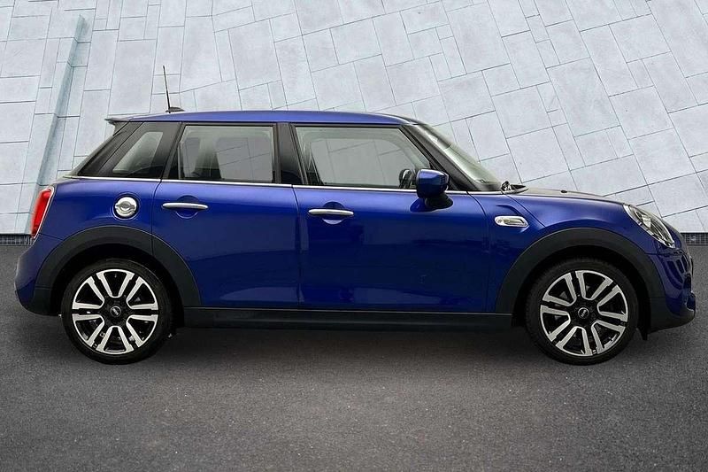Used Mini Cooper S Exclusive 189 HP (139 kW) 2019 Blue Hatchback