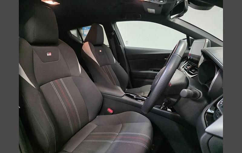 Used Toyota C-HR Sport 120 HP (88 kW) 2023 Other SUV