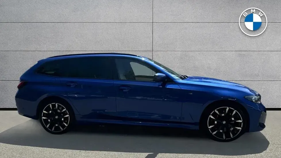 Used BMW 330 M Sport 288 HP (211 kW) 2025 Blue Estate