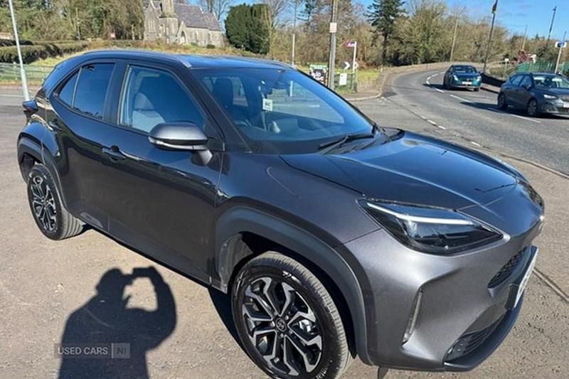 Used Toyota Yaris Hybrid Design 2022 SUV