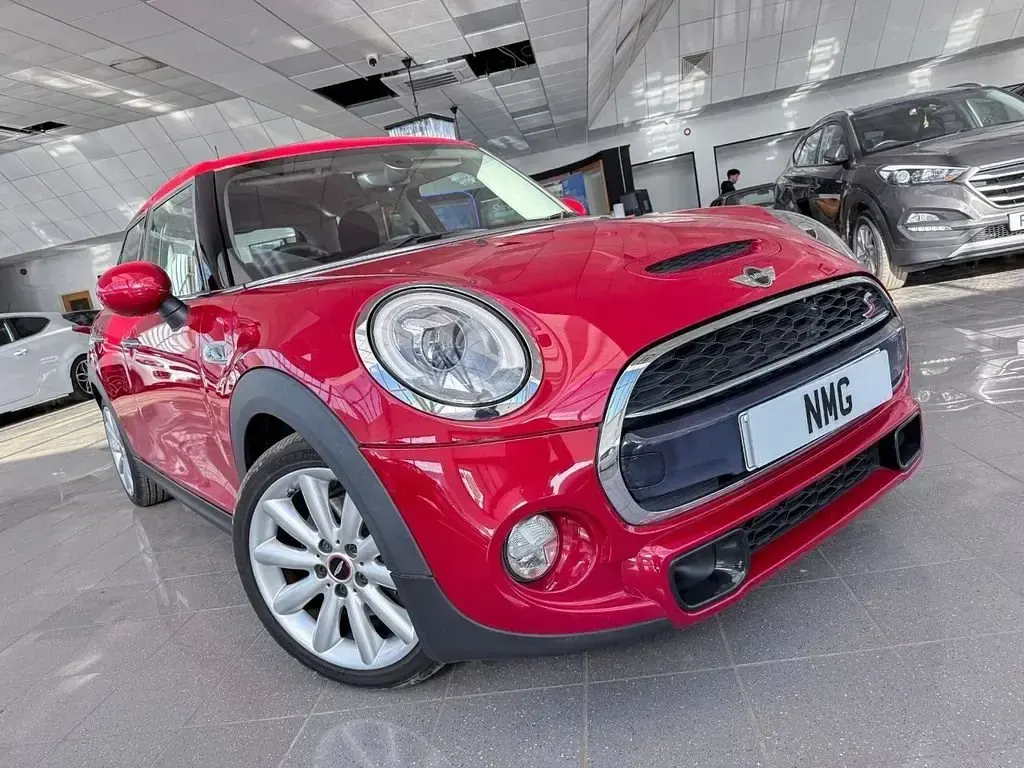 Używany Mini Cooper S Hatch 192 KM (141 kW) 2016 Czerwony Hatchback