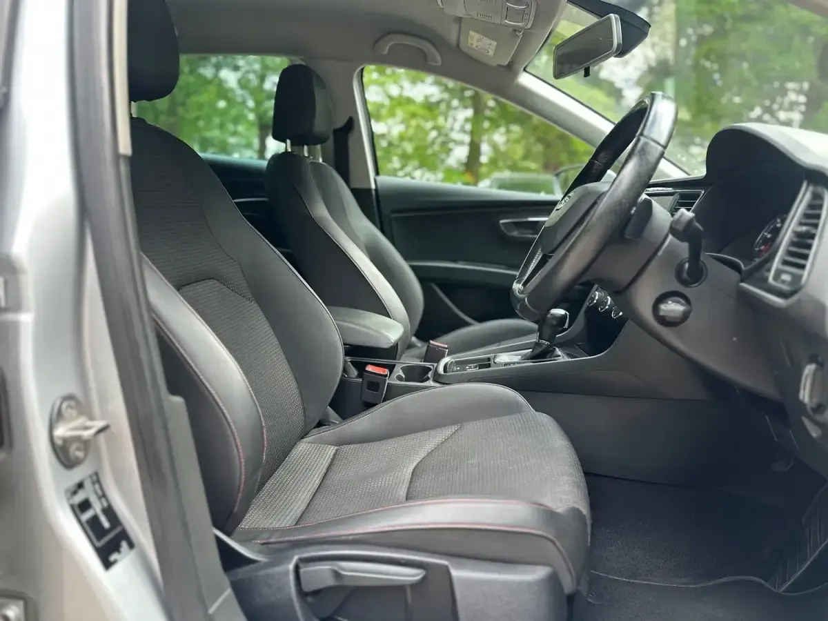 Used Seat Leon FR 150 HP (110 kW) 2017 Silver Hatchback