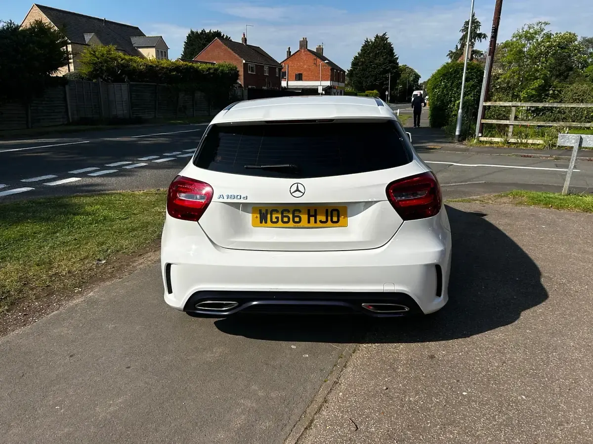 Used Mercedes A180 AMG line 109 HP (80 kW) 2016 White Hatchback