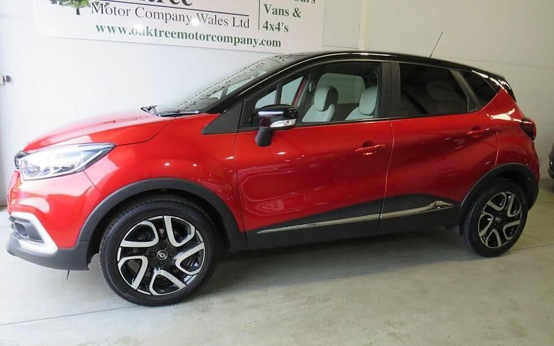 Second-hand Renault Captur Iconic 90 CP (66 kW) 2019 Roșu SUV