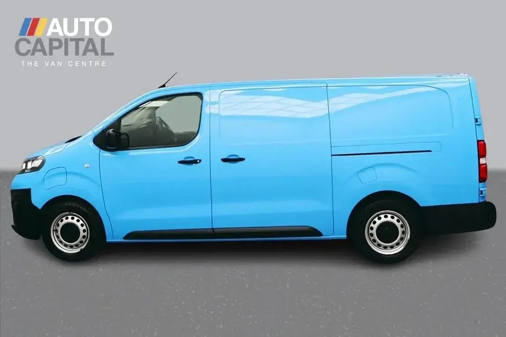Used Vauxhall Vivaro 100 kW (136 HP) 2022 Blue MPV