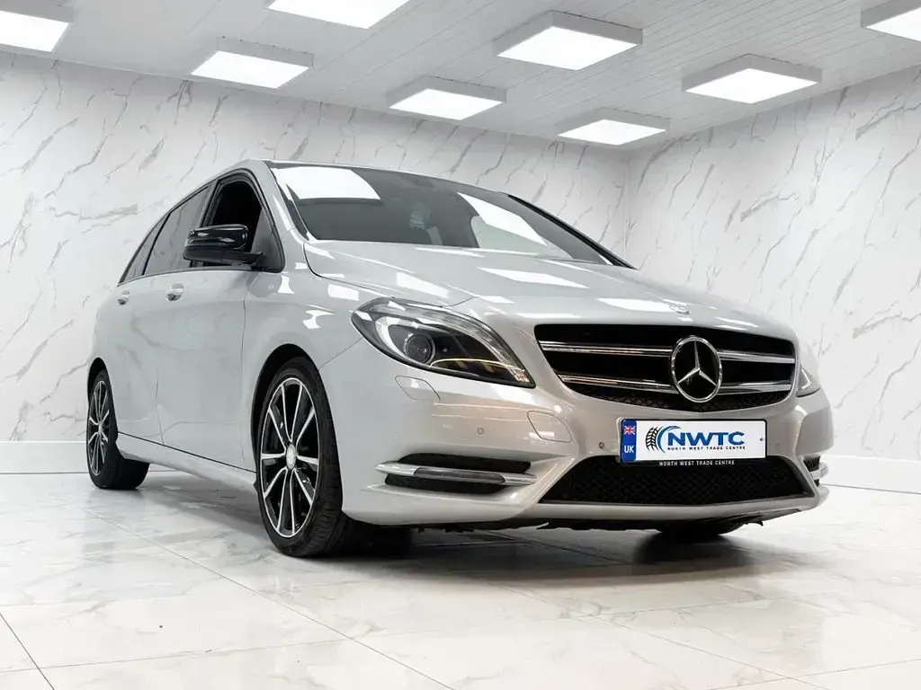 Used Mercedes B180 2015 Silver Hatchback