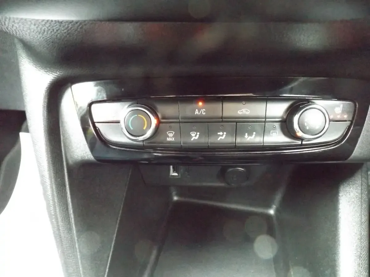 Used Vauxhall Corsa Elite 2021 White Hatchback
