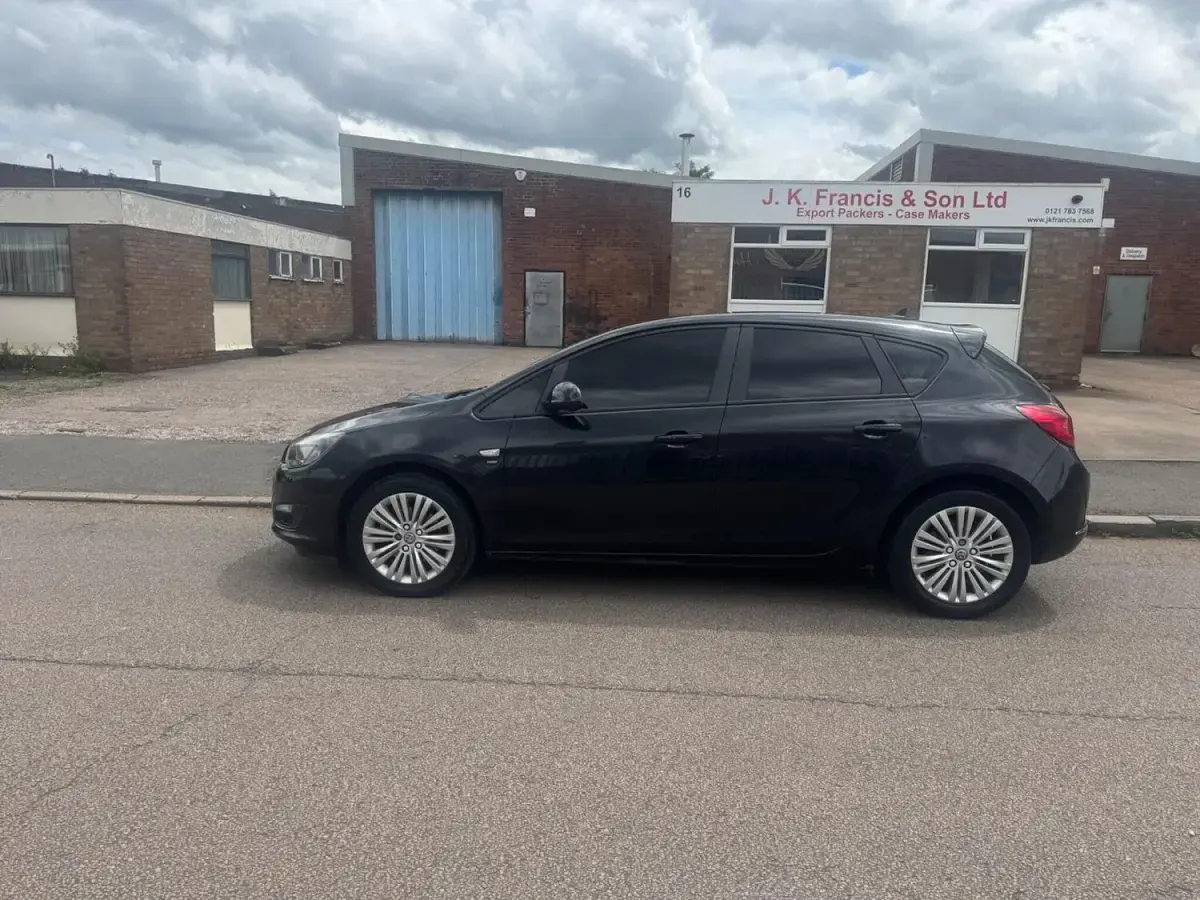 Used Vauxhall Astra 2013 Black Hatchback