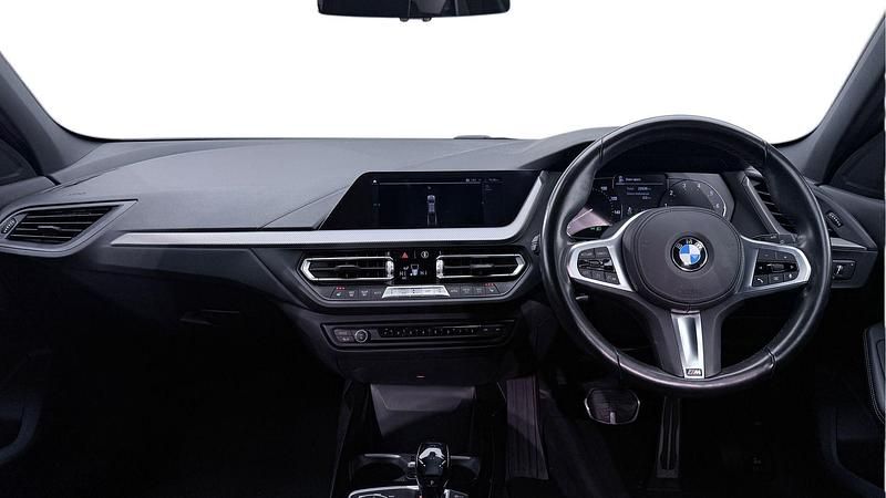 Used BMW 118 M Sport 134 HP (98 kW) 2021 White Hatchback