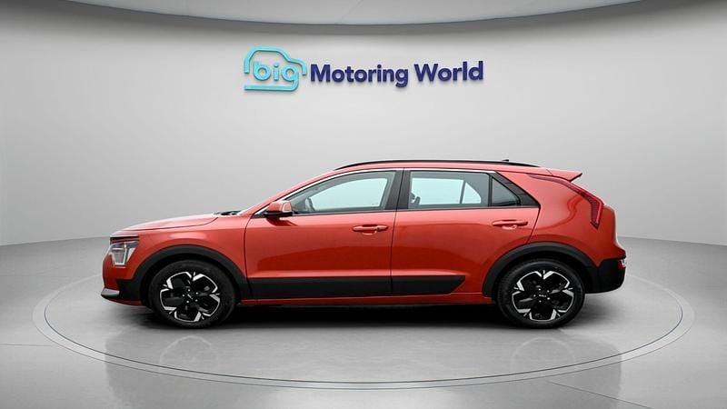 Used Kia e-Niro 147 kW (201 HP) 2023 Orange SUV