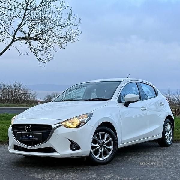 Used Mazda 2 2016 White Hatchback