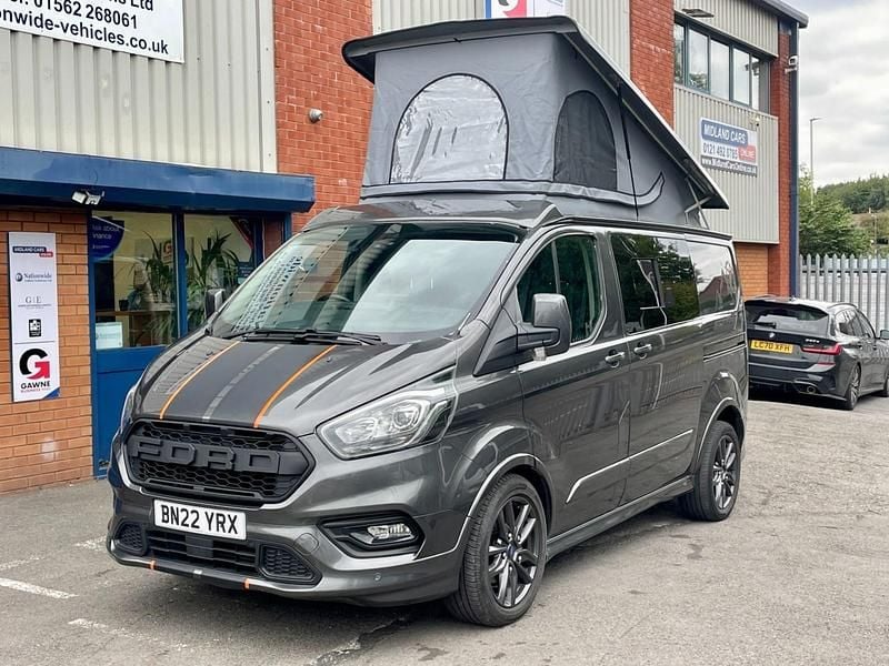 Begagnad Ford Transit Custom Sport 185 HK (136 kW) 2022 Grå Minibuss
