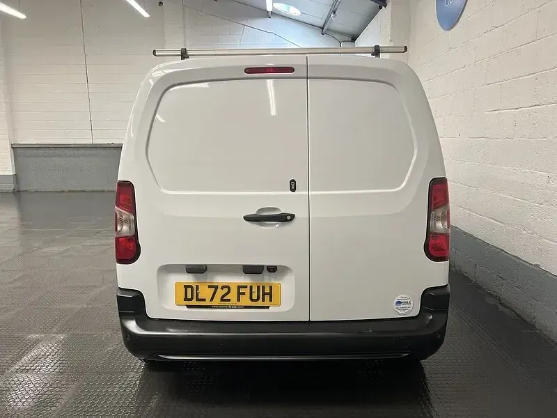 Used Toyota Proace 100 HP (73 kW) 2023 White MPV