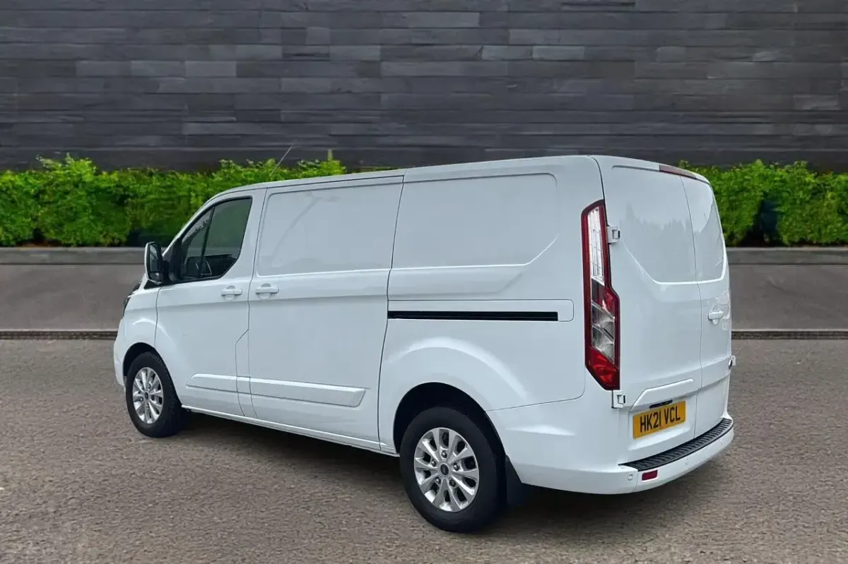 Used Ford Transit Custom Limited 128 HP (94 kW) 2021 White Sedan