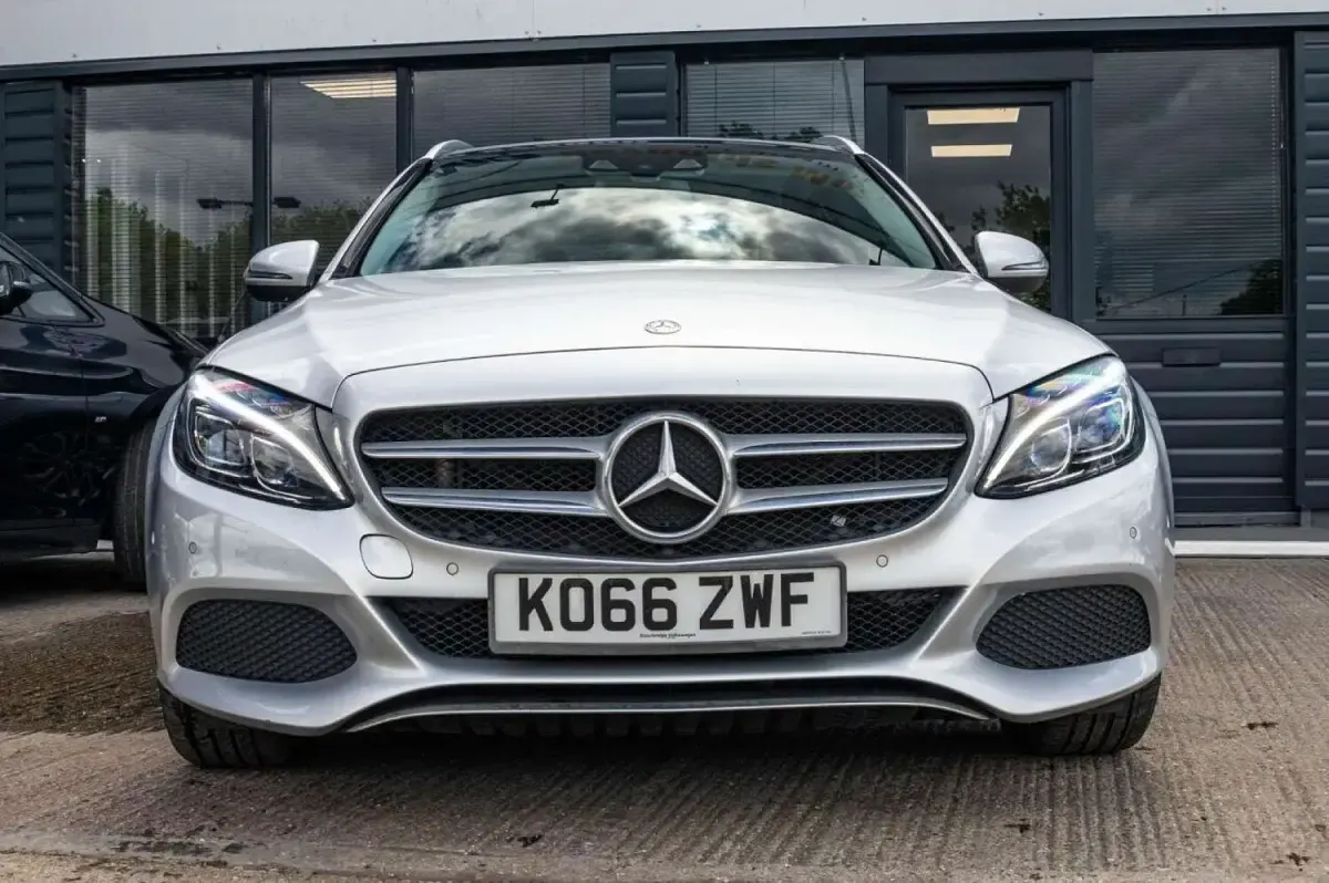 Used Mercedes C250 Premium 204 HP (150 kW) 2017 Silver Estate