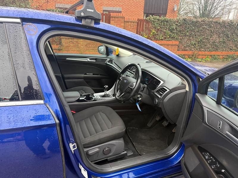 Used Ford Mondeo Zetec 160 HP (117 kW) 2015 Blue Hatchback